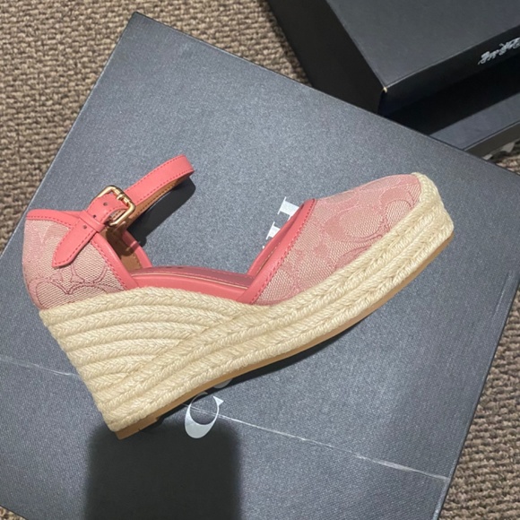 Brand new coach espadrille - Picture 4 of 4